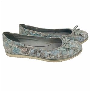 Marco Tozzi Women’s floral loafers‎